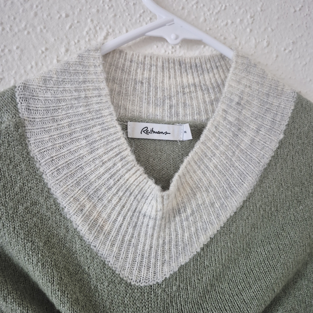 Reitmans Crew Neck Sweater in Sage and Cream
